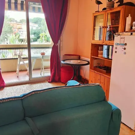 Apartment Lovely With Balcony - Near The